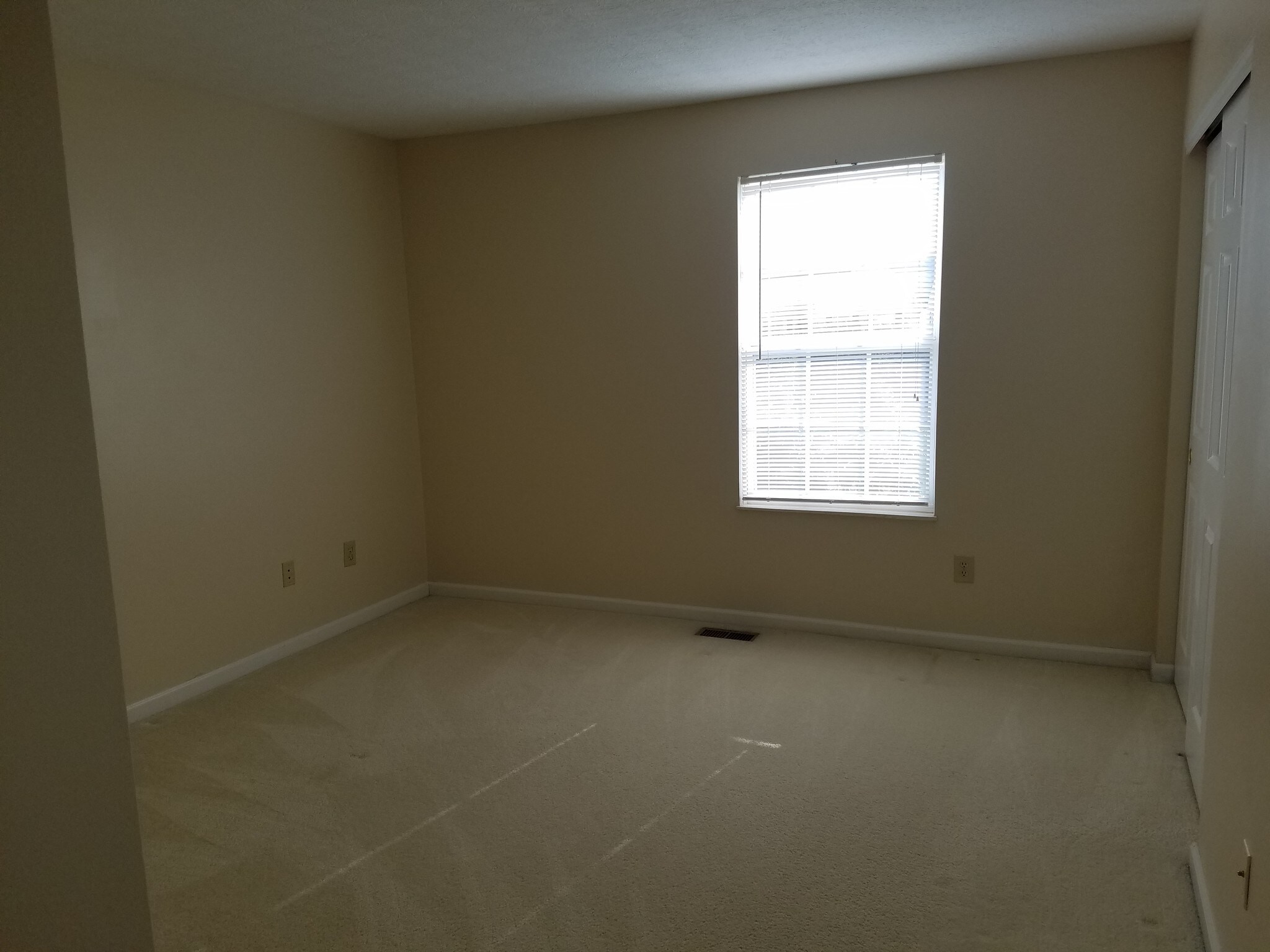 Bedroom - 6339 Riverview Loop