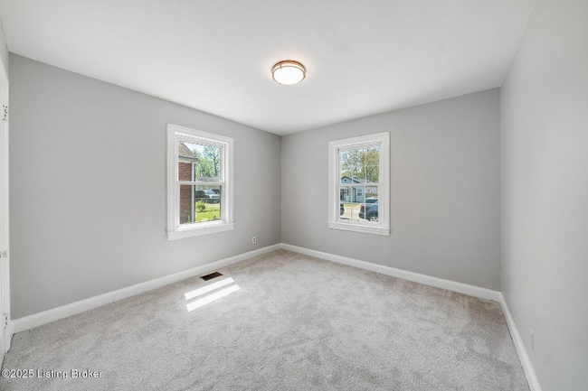 Building Photo - 3319 Vetter Ave