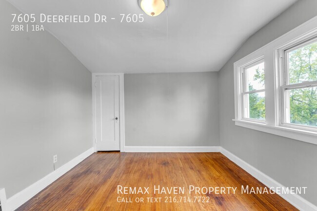 Building Photo - 7605 Deerfield Dr