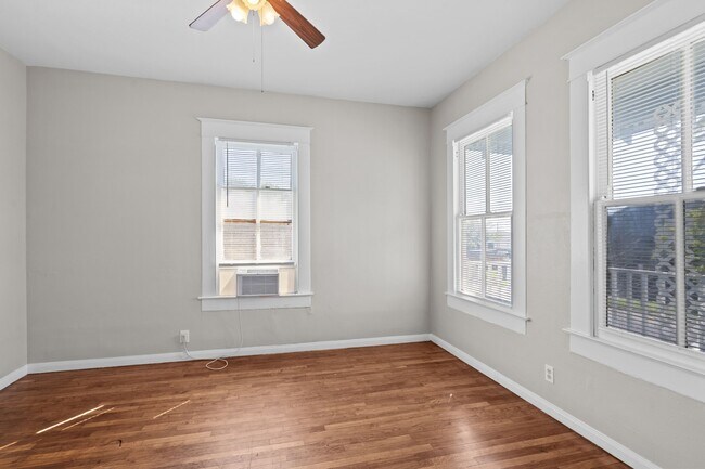 Building Photo - 4020 Avenue O 1/2