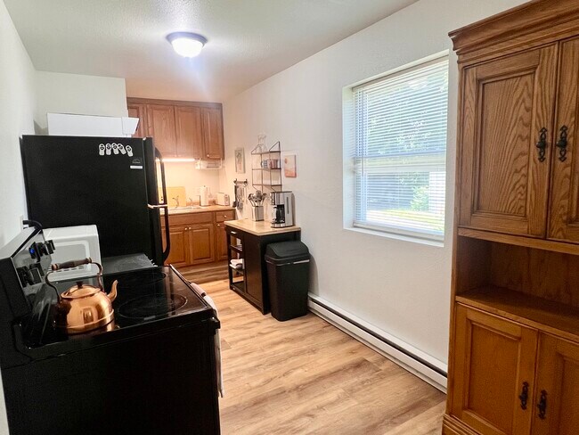 Building Photo - Rocky Court