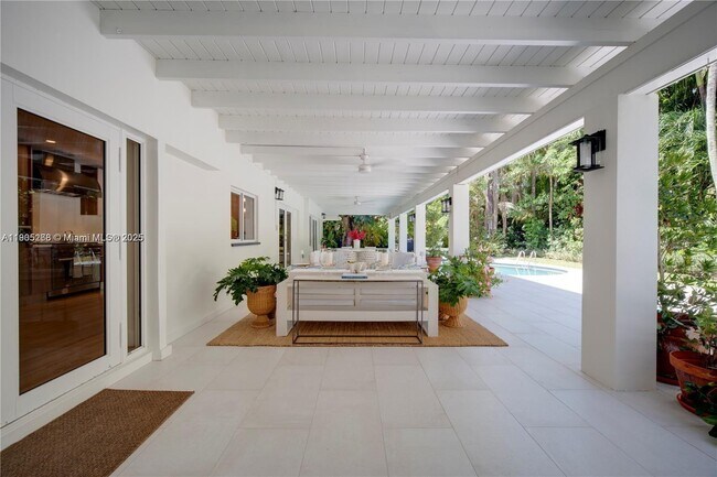 Building Photo - 11905 SW 67th Ave