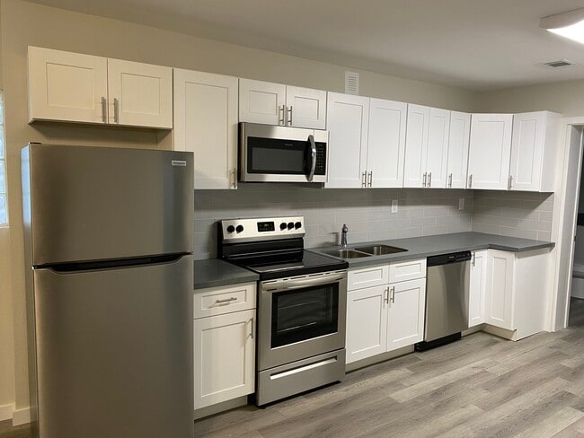 Primary Photo - 2126 N 25th Pl