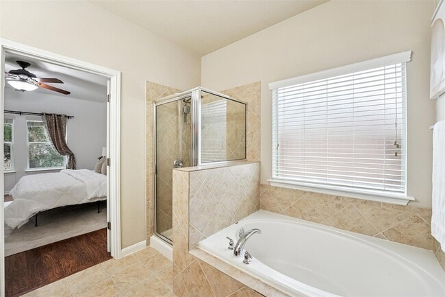 Building Photo - 4212 Pasada Ln