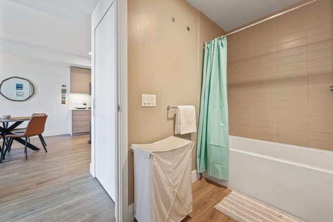 Building Photo - 702 Broadway-SI FL13-ID1251881P