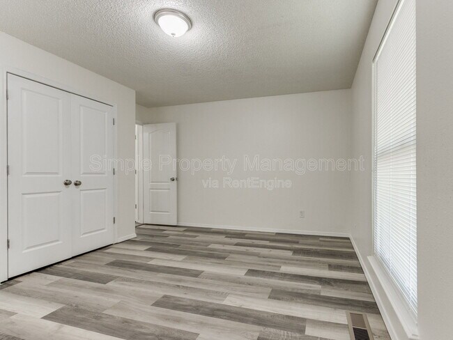 Building Photo - 704 Pepperdine Ave