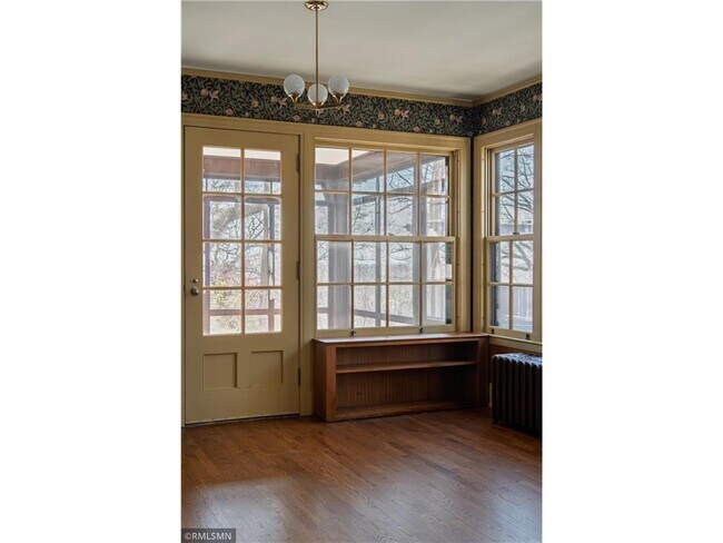 Building Photo - 27 Highview Pl