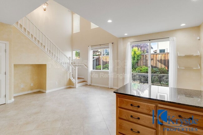 Building Photo - 664 Julmar Cir