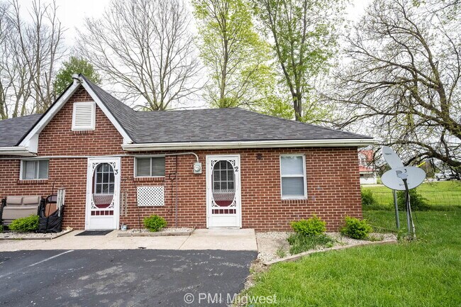 Building Photo - "Cozy Studio Living: Efficient & Affordable Space in Greenfield, IN!"