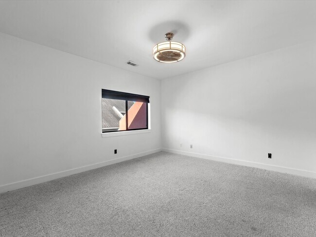 Building Photo - 4421 Eigel St