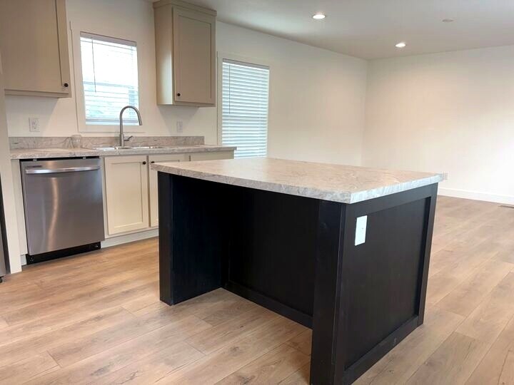 Building Photo - 2060 N Center St