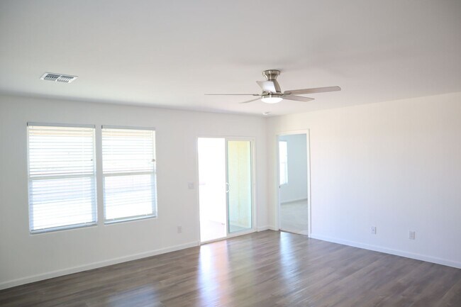 Building Photo - ~Pristine 2024 Luxury Home with Majestic Mountain Views~