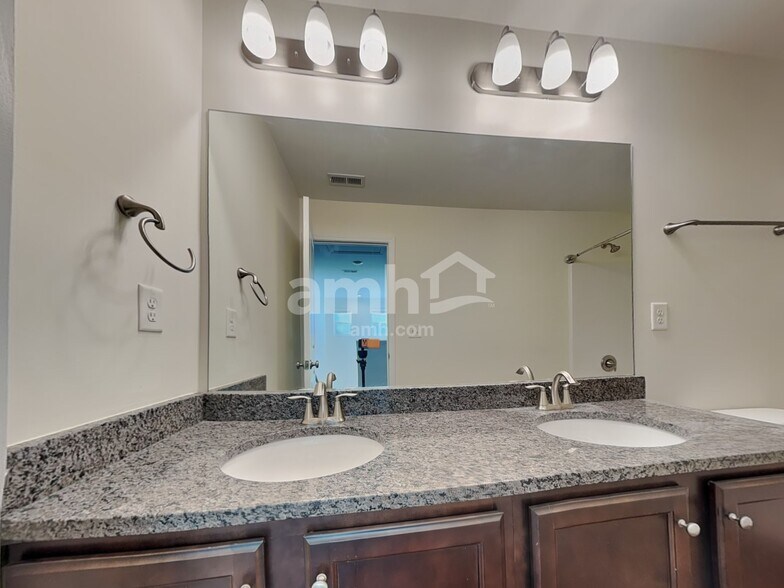 Building Photo - 2496 Napa Valley Dr