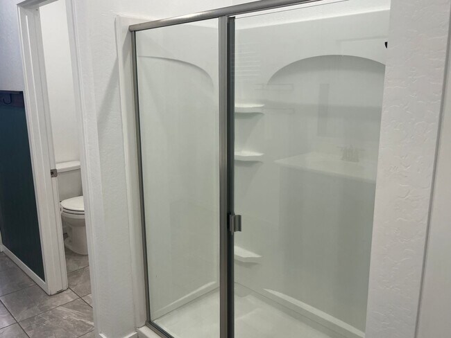 Building Photo - 14052 W Valentine St