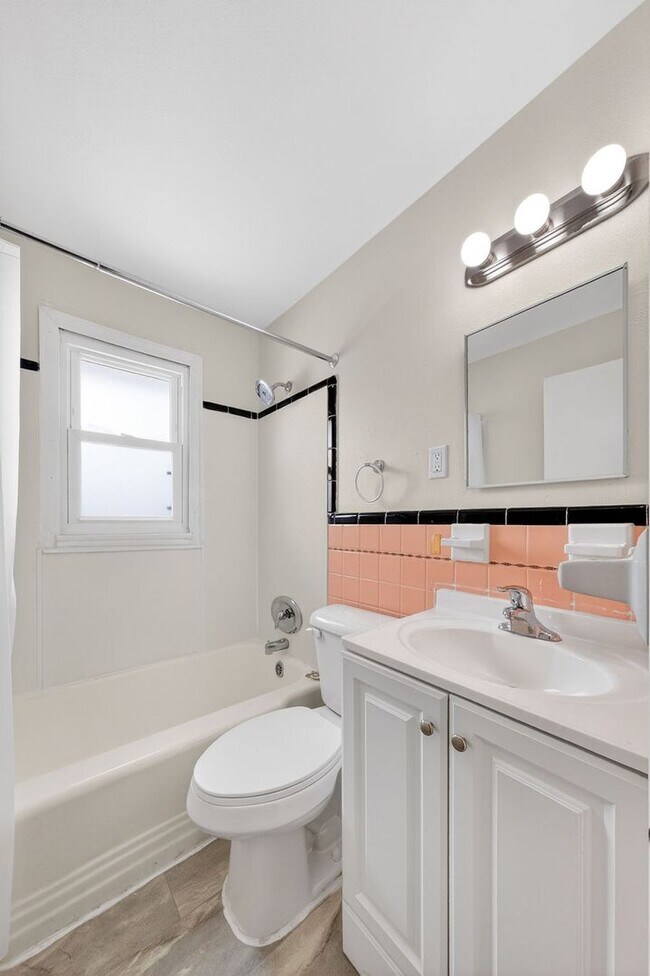 Building Photo - Now Accepting Section 8 – St. Louis, MO 3 bedroom /1 Bath Home in 63137