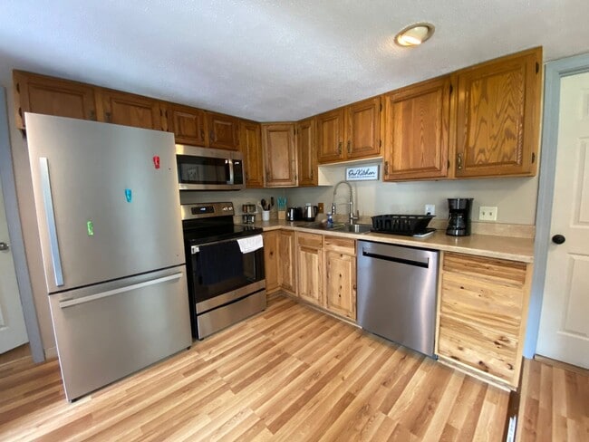 Building Photo - Furnished 2 Bed, 1 Bath home available in Campton!