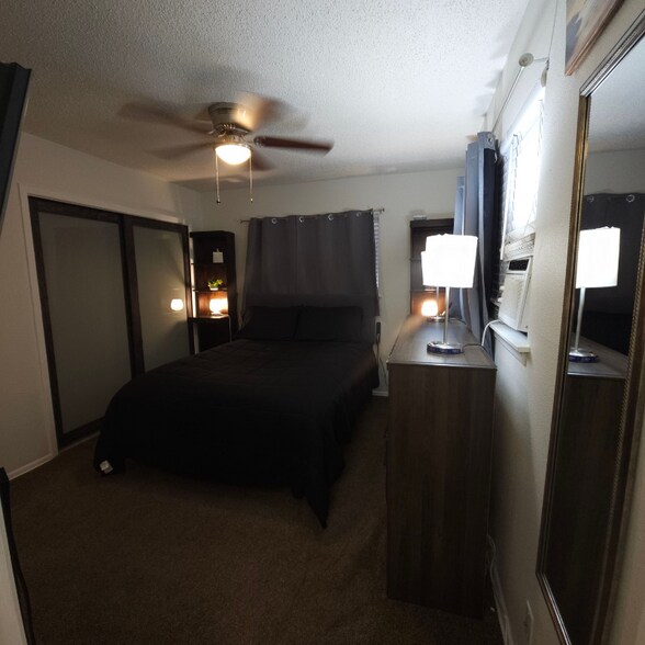 Building Photo - 5311 Costa Mesa St