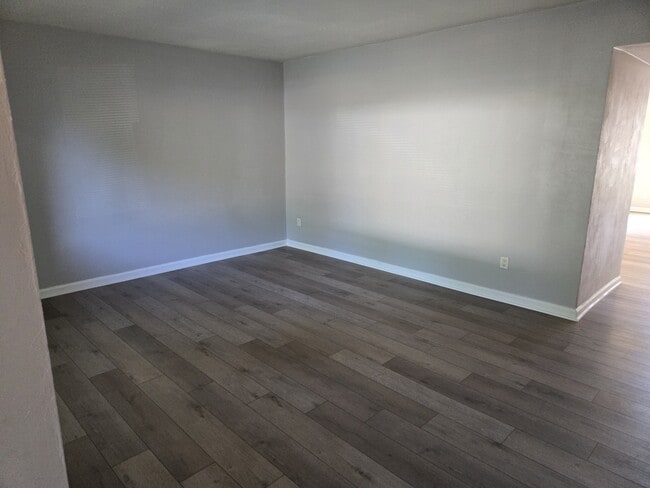 Building Photo - 606 Redkirk Ln