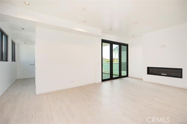 Building Photo - 423 Orchid Ave