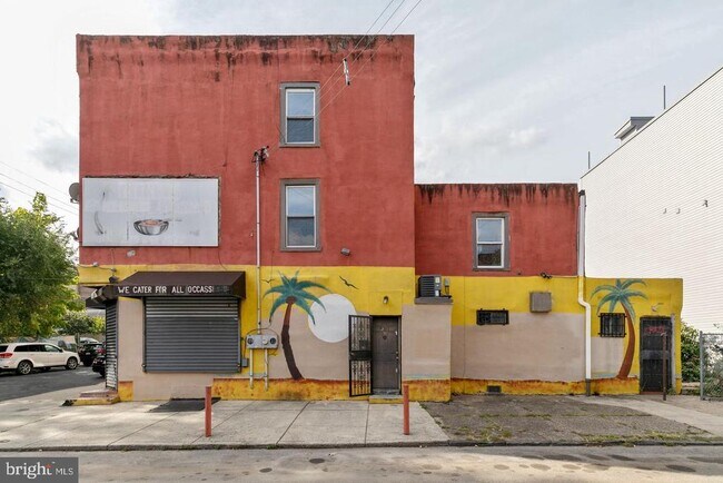 Building Photo - 301 W York St