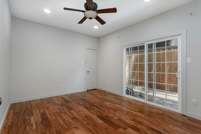 Building Photo - 1 Bed, 1 Bath condo near Lower Greenville!