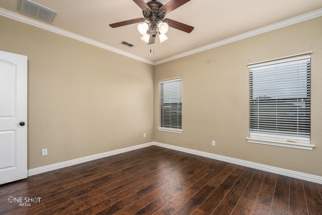 Building Photo - 350 Miss Ellie Ln