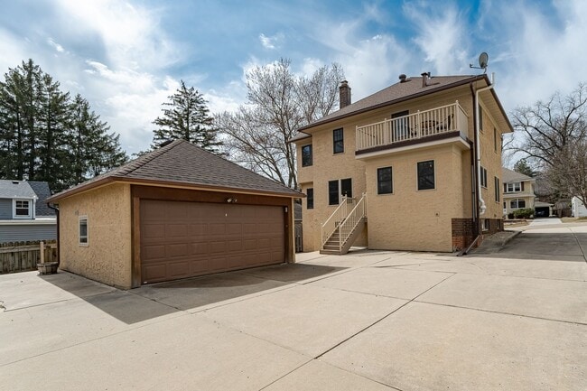 Building Photo - 3 Bed, 1.5 Bath Home for Rent – Historic S...