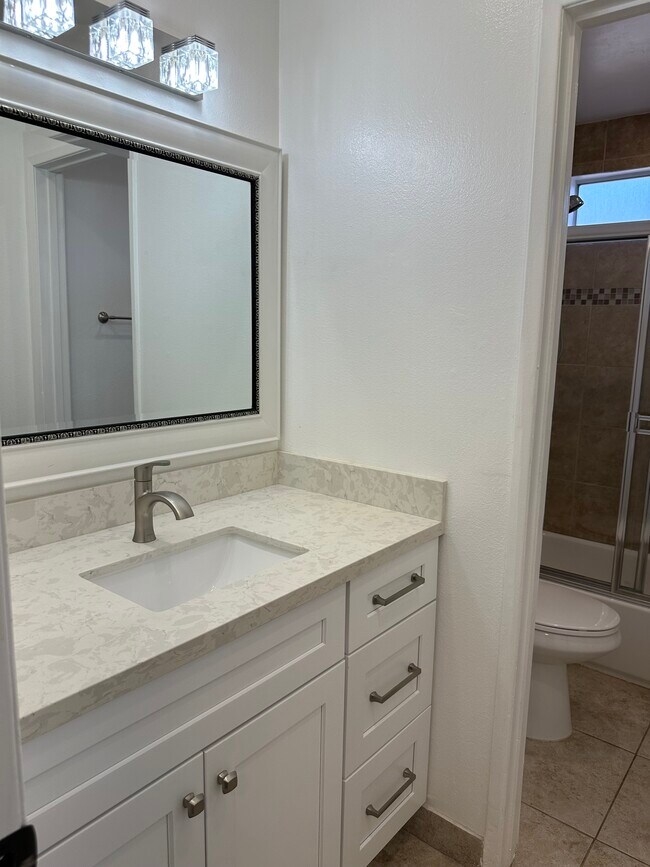 Building Photo - 18550 Hatteras St