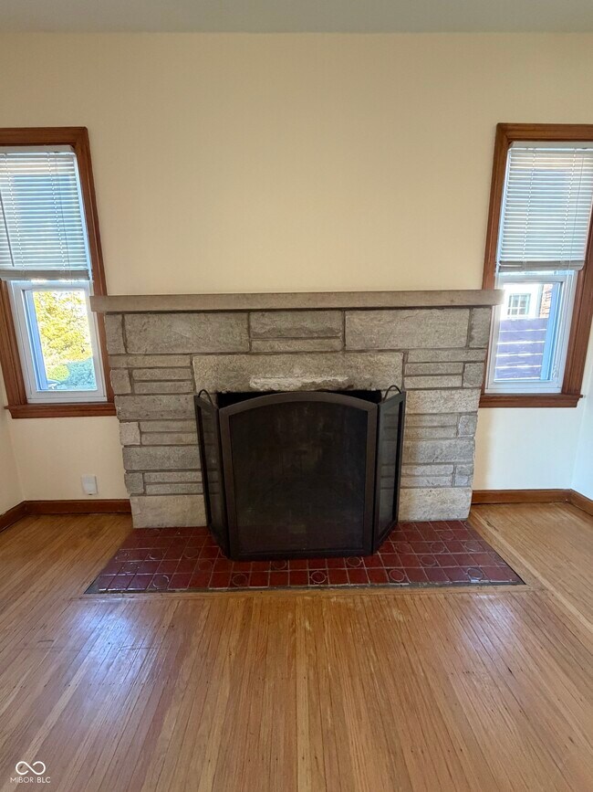 Building Photo - 1437 N Leland Ave