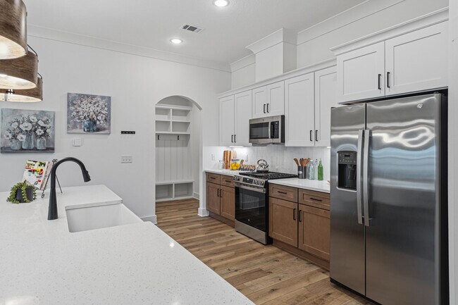 Building Photo - 35 Highland Dr NW