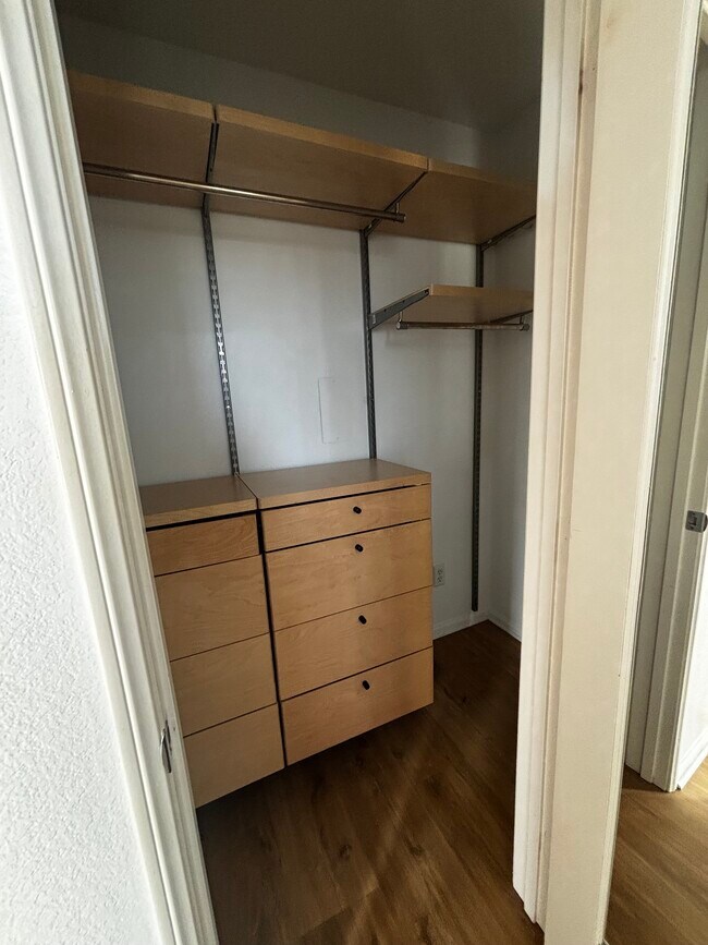 Building Photo - 2727 Bellezza Dr