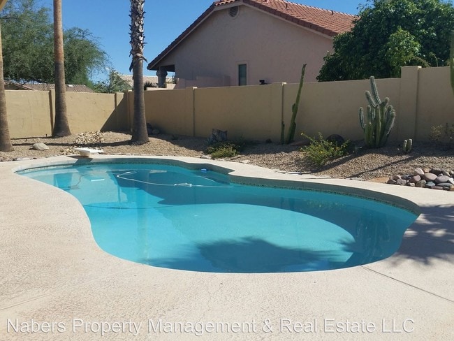 Building Photo - 3 br, 2 bath  - 14666 N El Pueblo Blvd