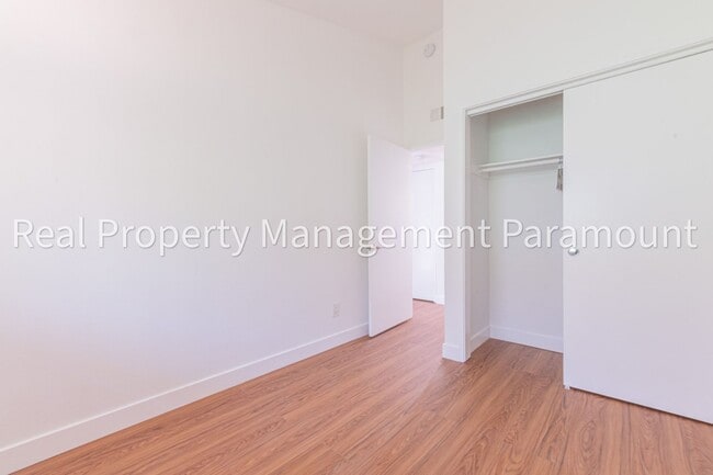 Building Photo - Spectacular 2 Bedroom, 2 Bath Condo with L...