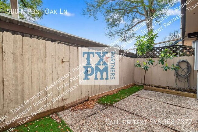 Building Photo - 500 N Post Oak Ln