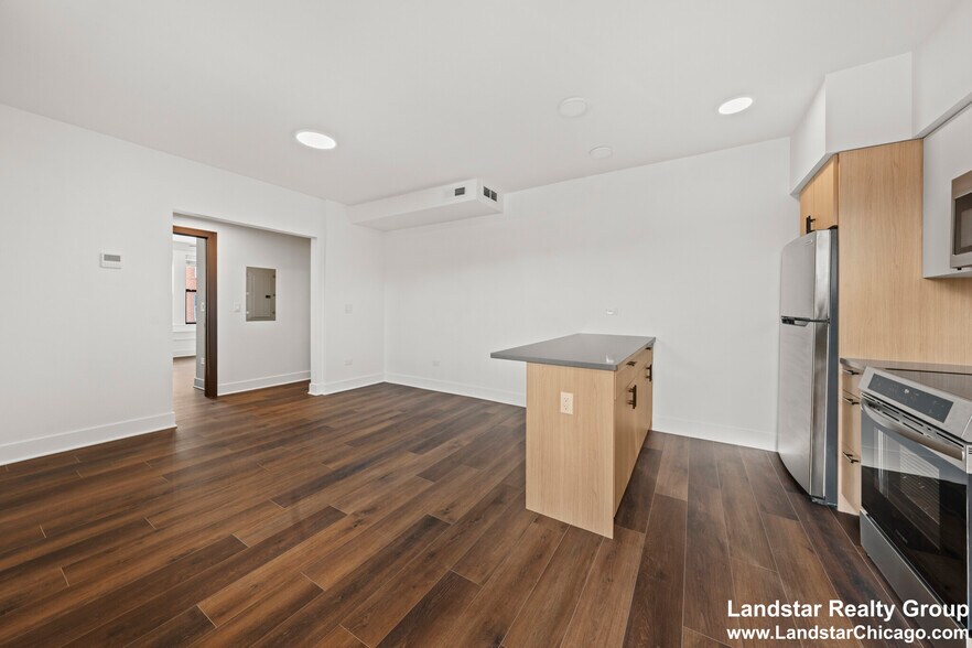 Building Photo - 1241 Chicago Ave