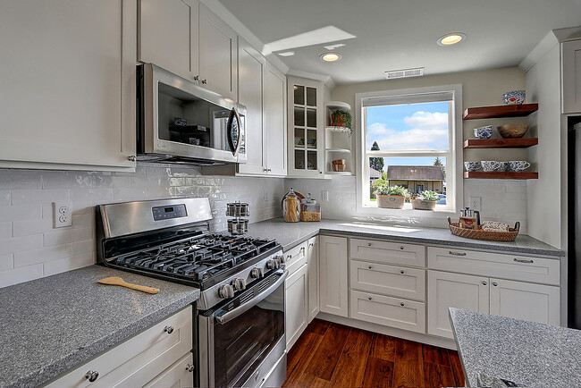 Kitchen - 5813 E I St