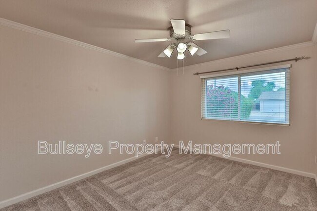 Building Photo - 2334 W Calle Iglesia Ave