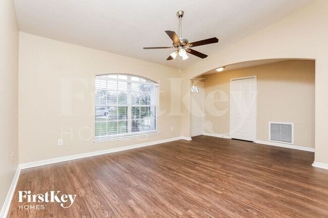 Building Photo - 11551 Pineloch Loop