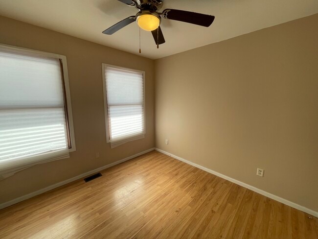 Building Photo - 1019 Grove St