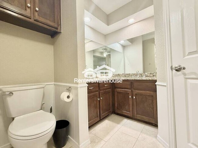 Building Photo - Beautiful home in well established neighbo...