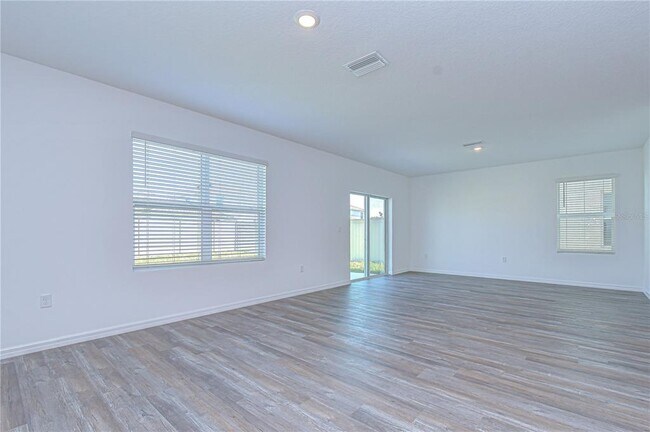 Building Photo - 32463 Weathered Oak Dr