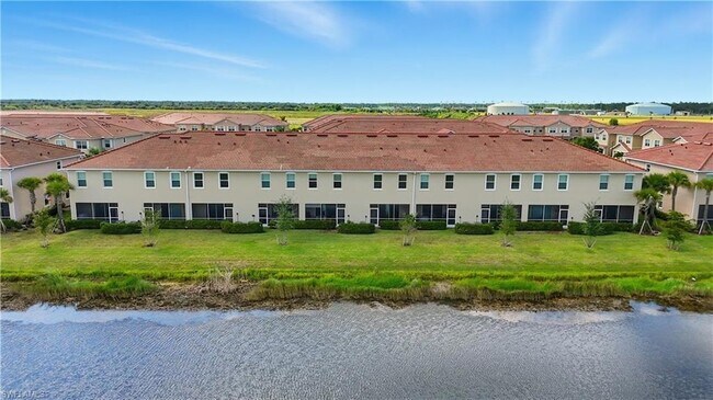 Building Photo - 2870 Blossom Wy