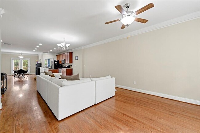 Building Photo - 3642 Princeton Ave