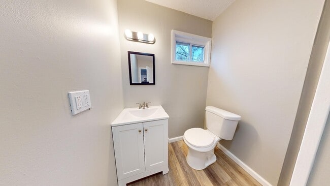 Building Photo - Jefferson Area - 3 Bedroom Single Family Home (between Lorain and Triskett)