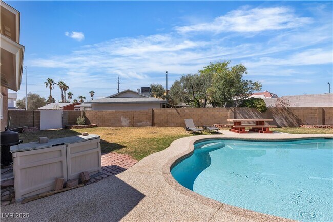 Building Photo - 7604 Charles Conrad Cir