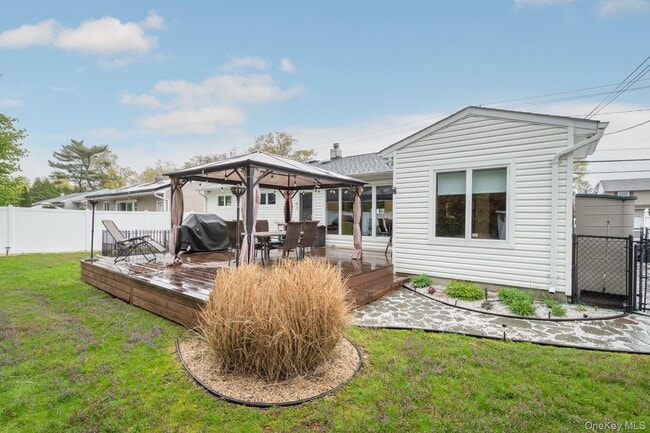 Building Photo - 264 Manetto Hill Rd