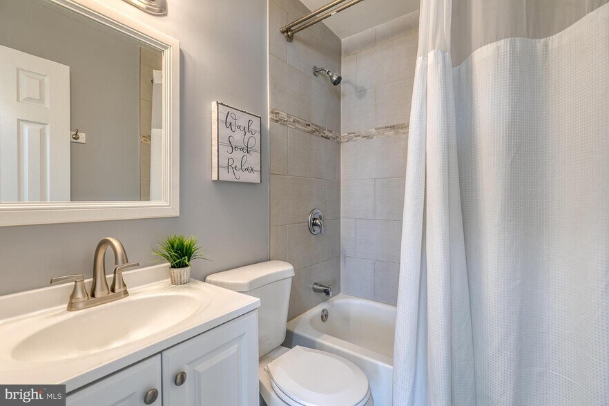 Building Photo - 1206 Riggs Ct