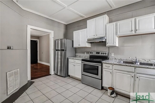 Building Photo - 1708 Lennox Ct