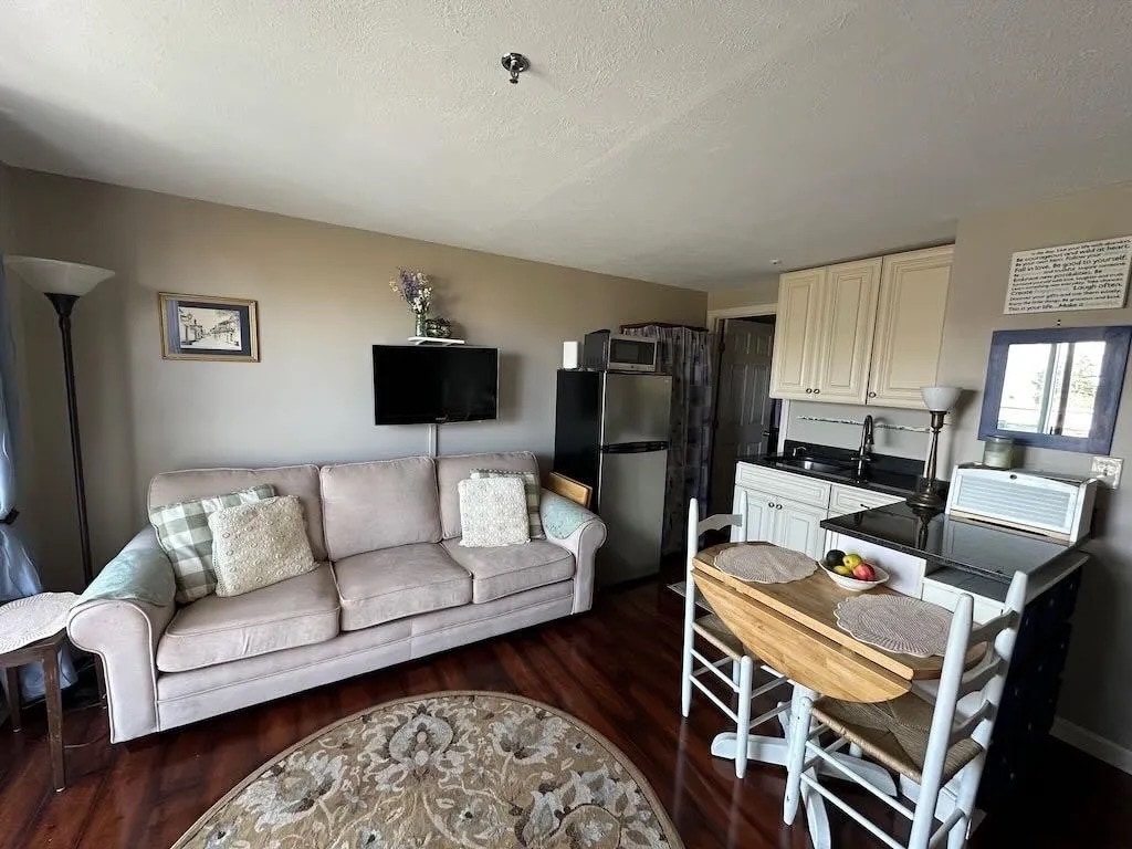 Building Photo - 500 Winnacunnet Rd