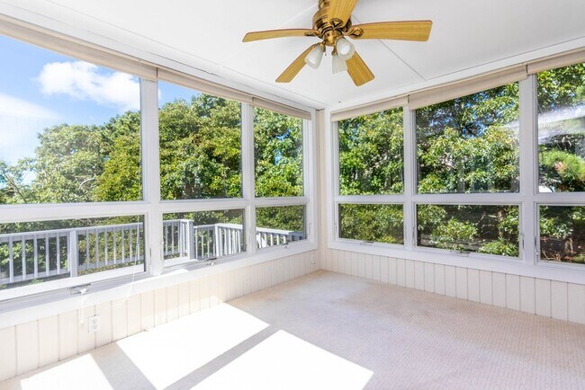 Building Photo - 24 Longshank Cir